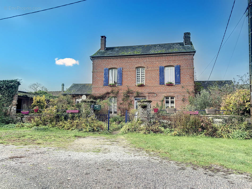 Maison à ESTREES-LES-CRECY