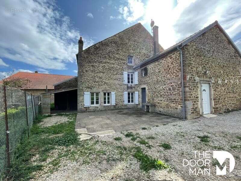 Maison à HUMES-JORQUENAY