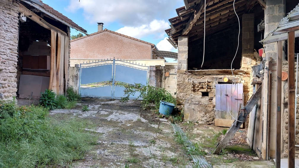 Maison à SAINT-DONAT-SUR-L&#039;HERBASSE