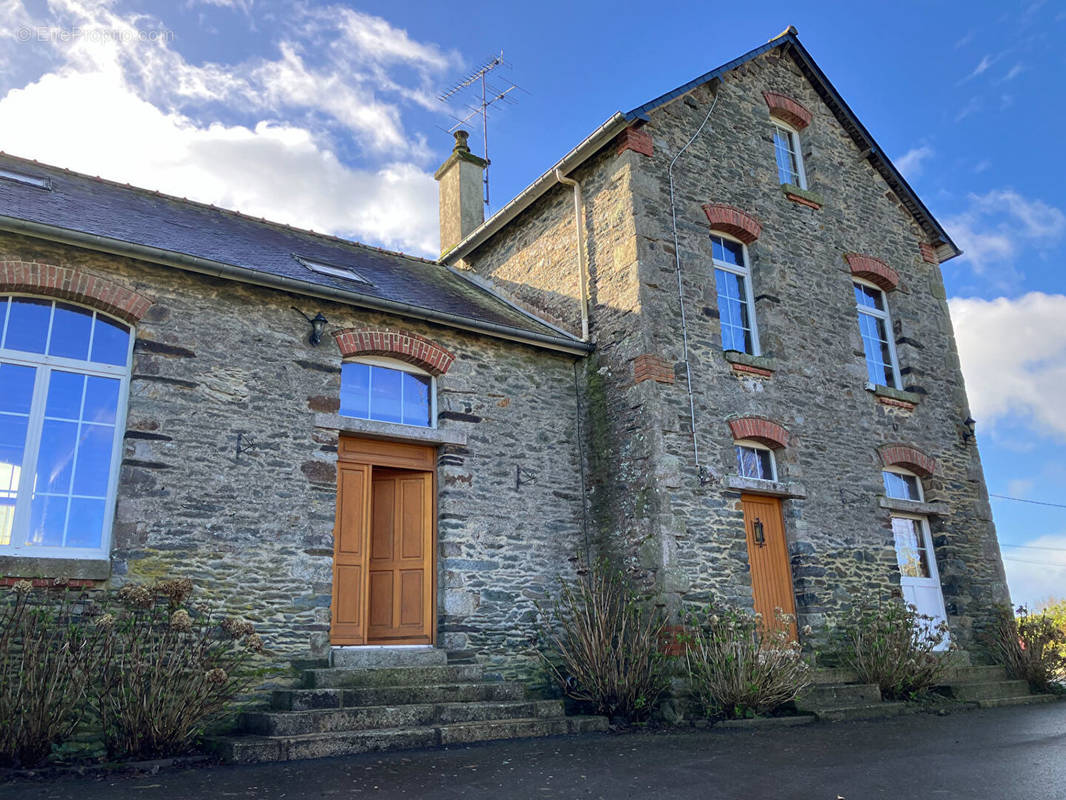 Maison à CLEGUEREC