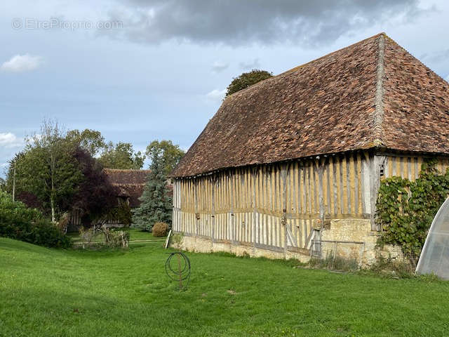 Maison à SAINT-PIERRE-SUR-DIVES