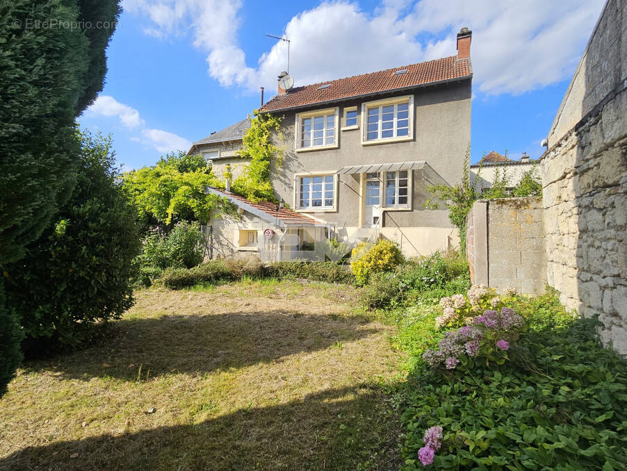 Maison à VAILLY-SUR-AISNE