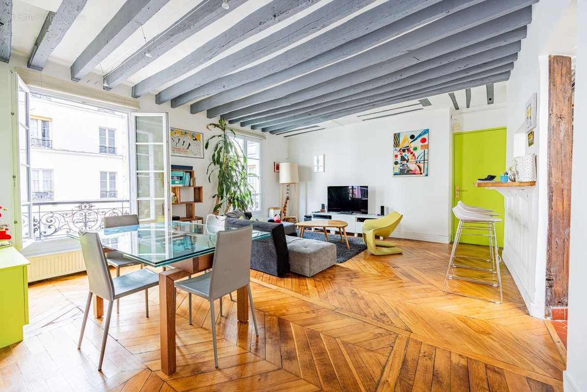 Appartement à PARIS-9E