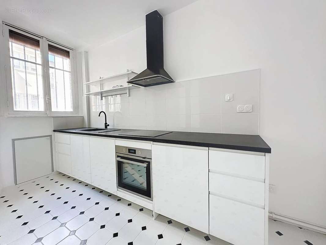 Appartement à PARIS-7E