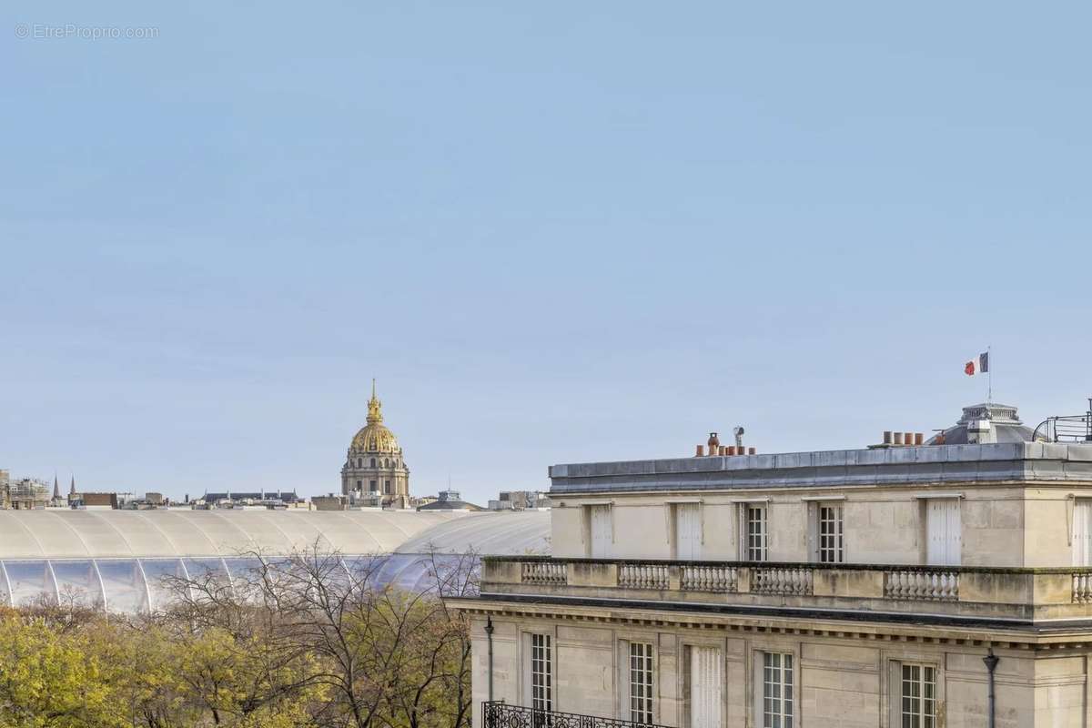 Appartement à PARIS-7E