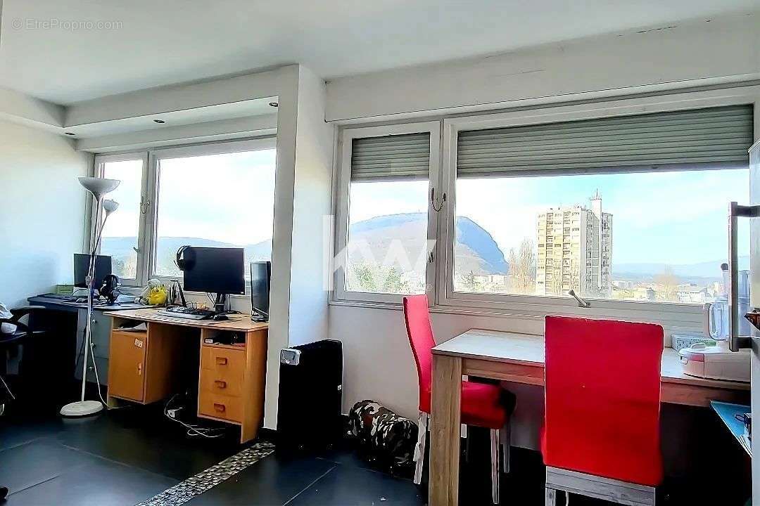 Appartement à VETRAZ-MONTHOUX