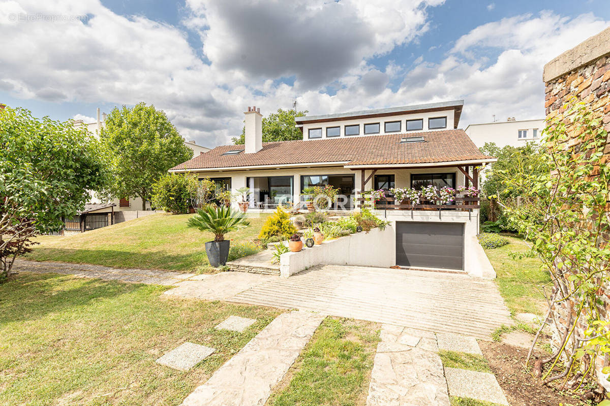 Maison à L&#039;HAY-LES-ROSES