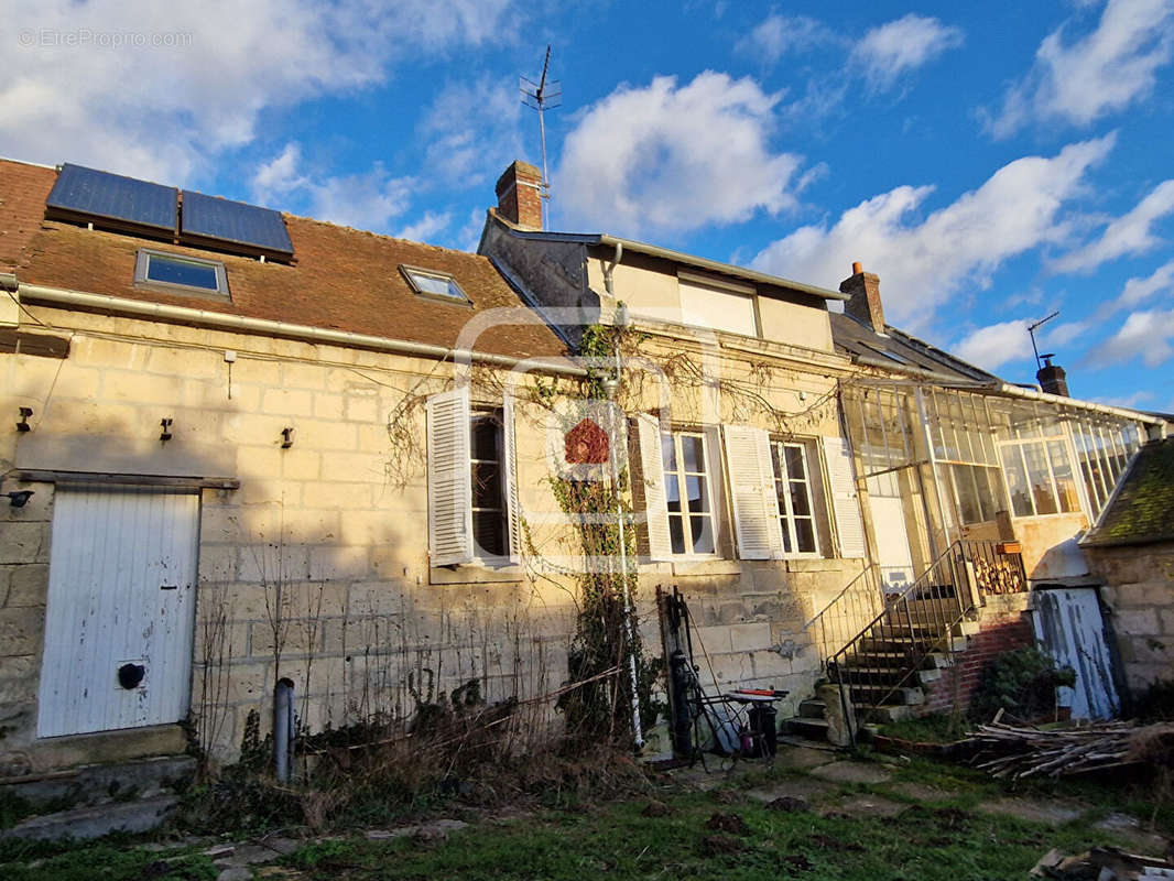 Maison à VAILLY-SUR-AISNE