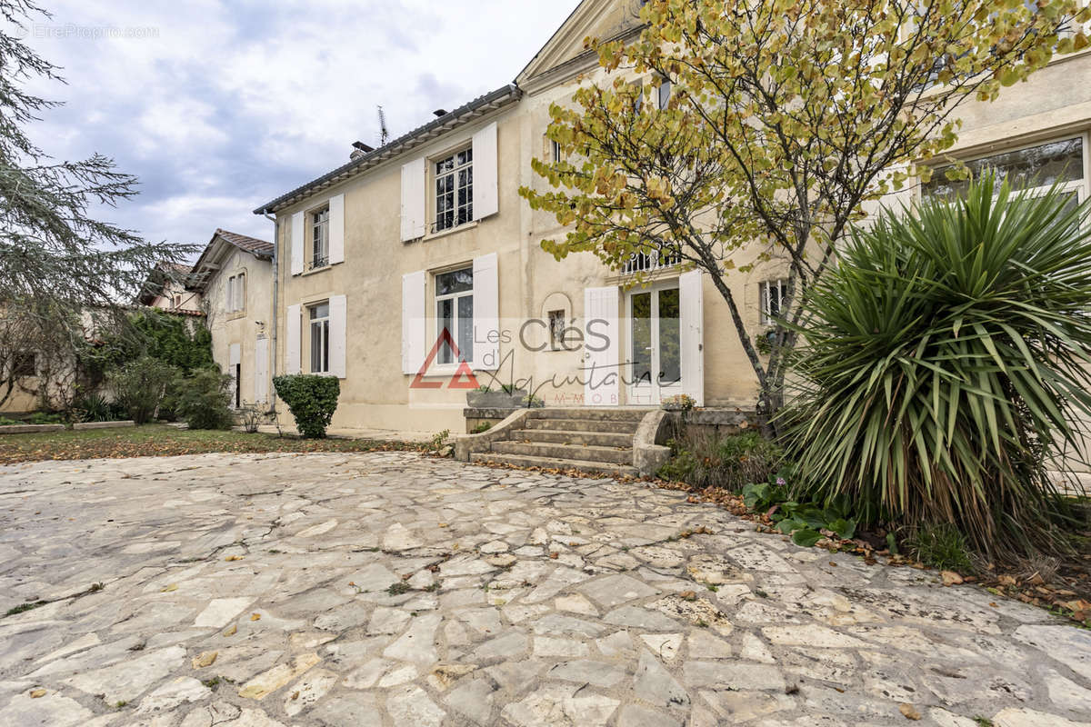 Maison à SAINTE-CROIX-DU-MONT