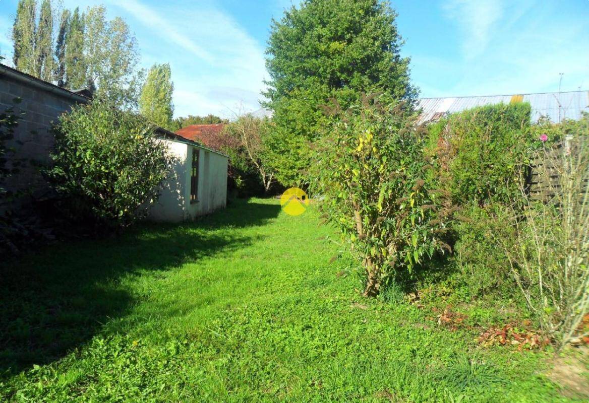 Maison à AINAY-LE-CHATEAU