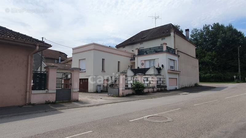 Appartement à LUXEUIL-LES-BAINS