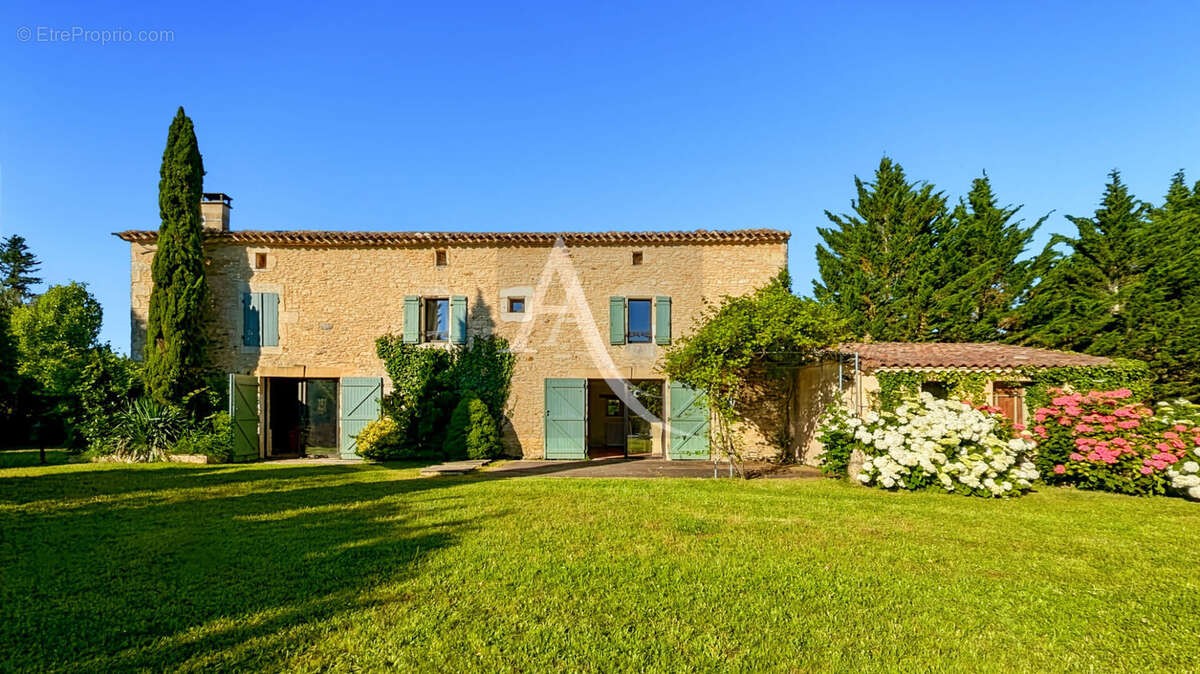 Maison à LACAPELLE-BIRON