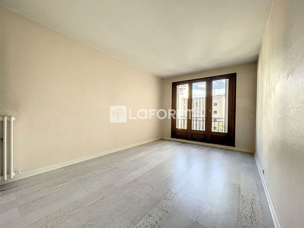 Appartement à BOURG-LA-REINE