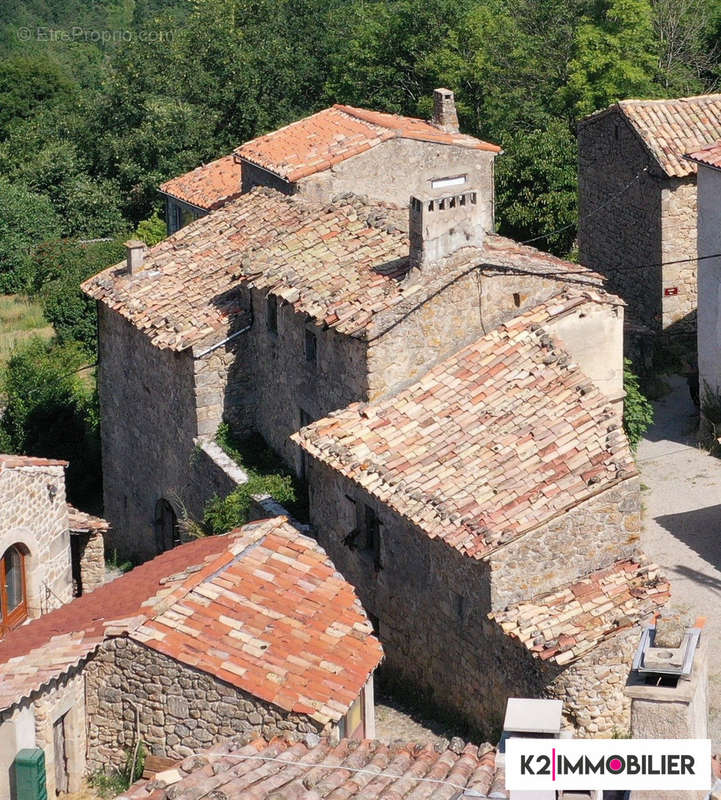 Maison à CREYSSEILLES