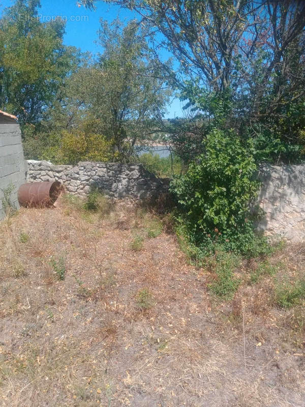 Terrain à MEZE