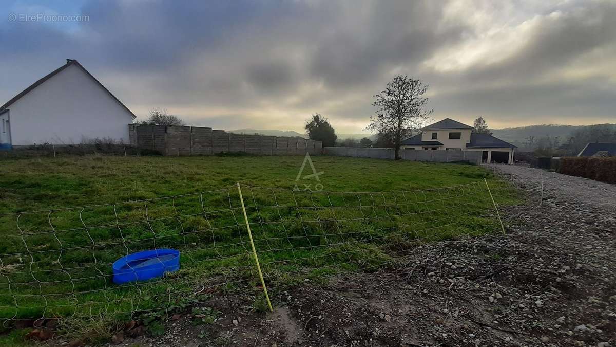 Terrain à DOUVREND