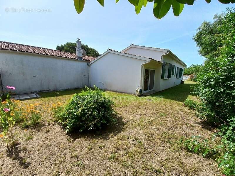 Maison à LA BREE-LES-BAINS