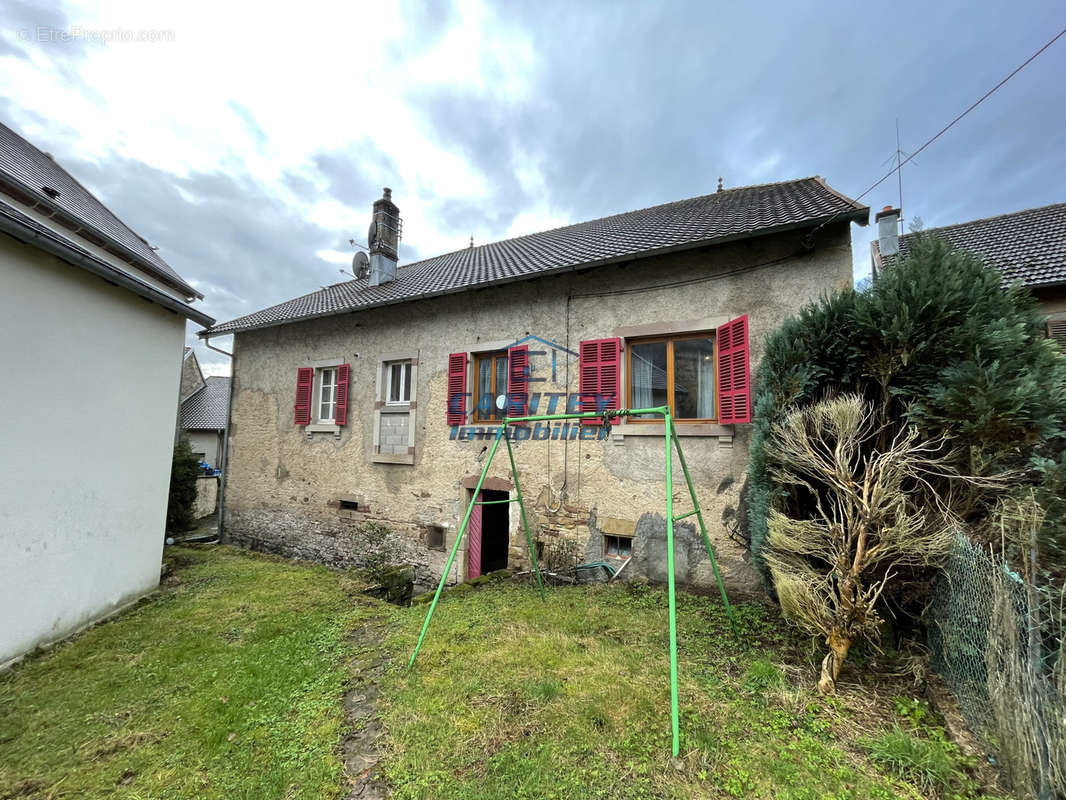 Maison à CLAIREGOUTTE