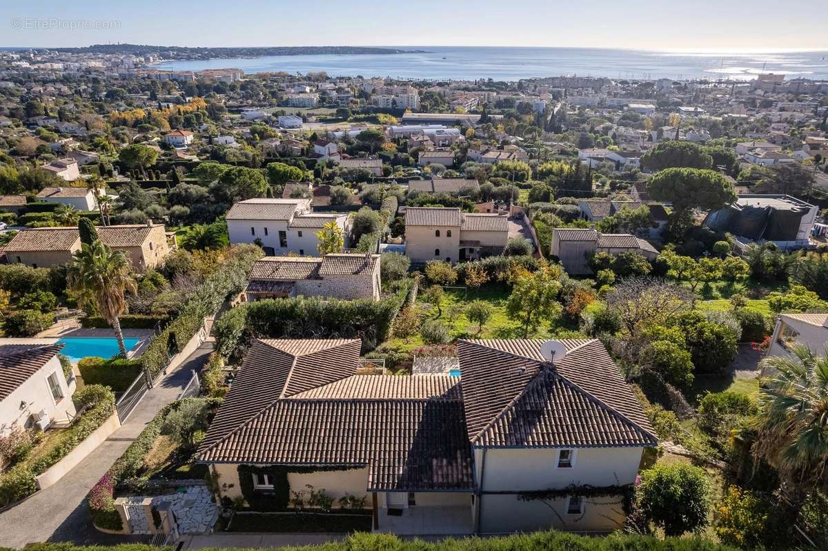 Maison à VALLAURIS