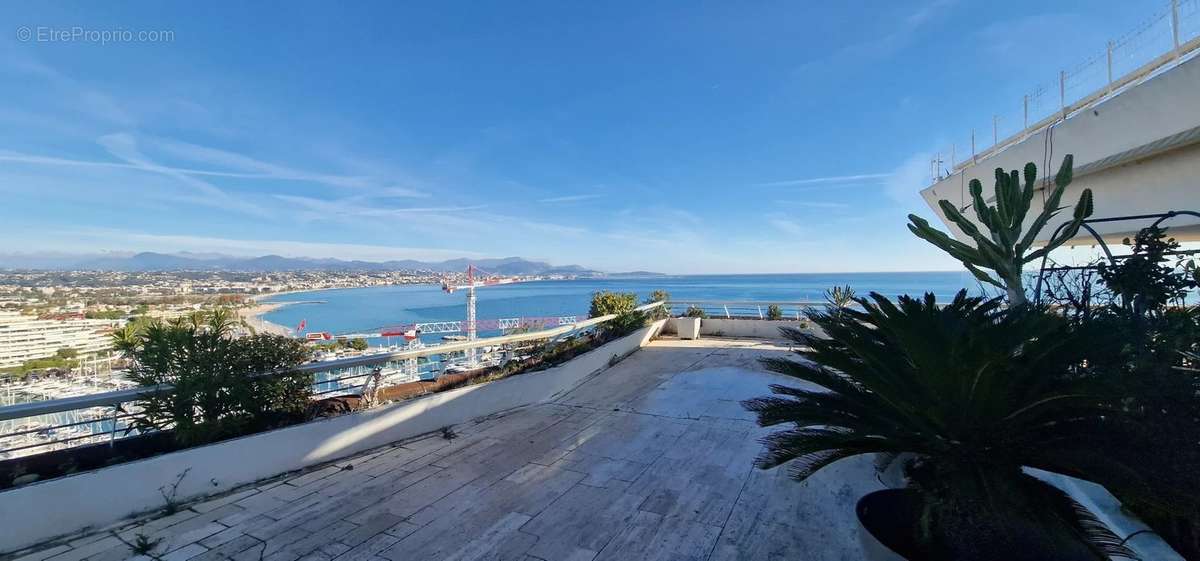 Appartement à VILLENEUVE-LOUBET