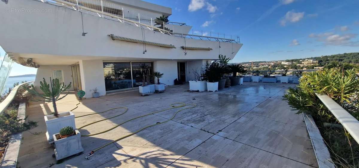 Appartement à VILLENEUVE-LOUBET