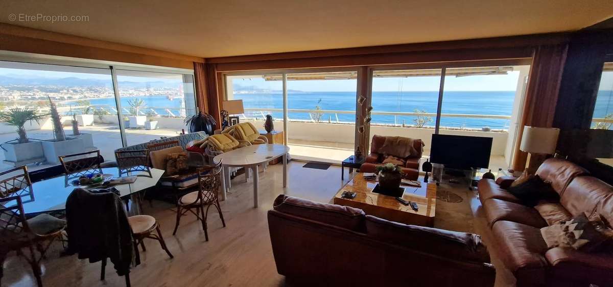 Appartement à VILLENEUVE-LOUBET