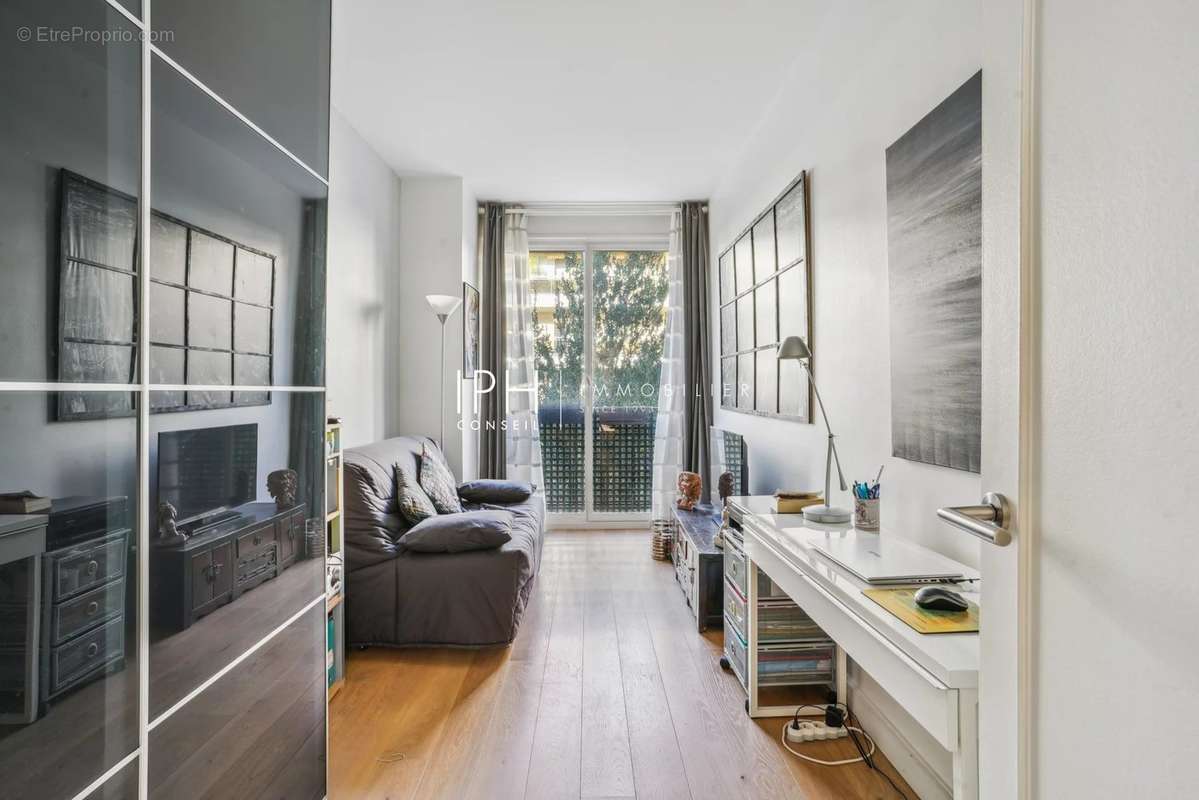 Appartement à NEUILLY-SUR-SEINE