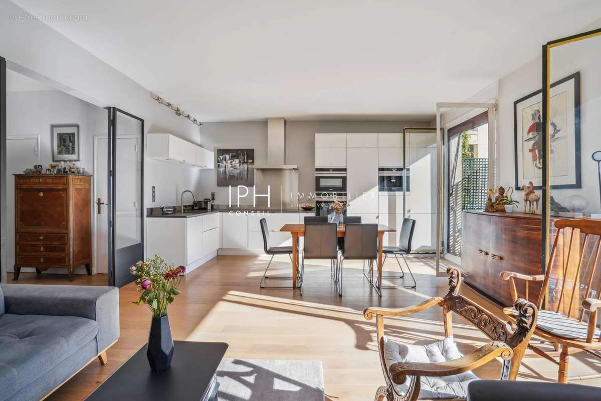 Appartement à NEUILLY-SUR-SEINE