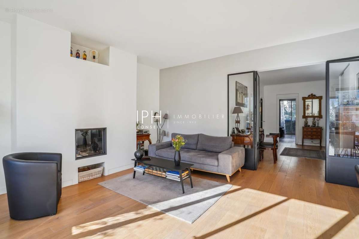 Appartement à NEUILLY-SUR-SEINE