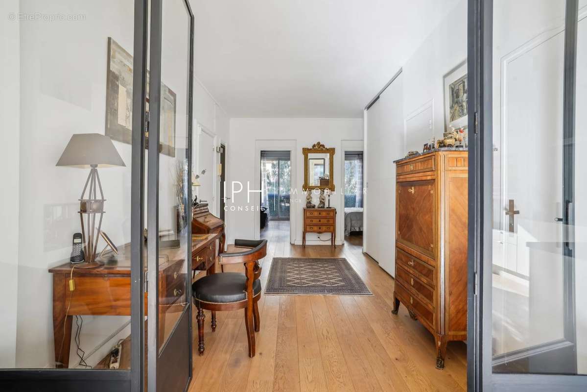 Appartement à NEUILLY-SUR-SEINE