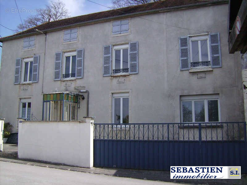 Façade - Maison à VENDEUVRE-SUR-BARSE