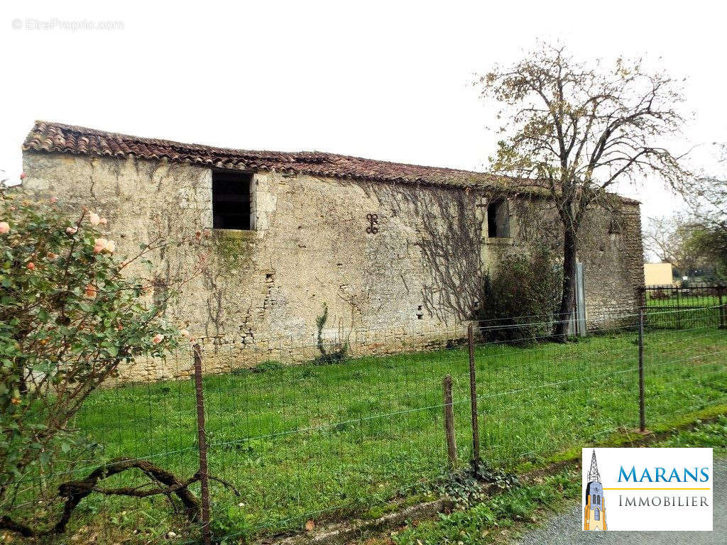 Maison à LE GUE-DE-VELLUIRE