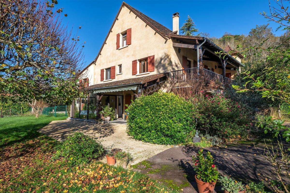 Maison à MAUZAC-ET-GRAND-CASTANG