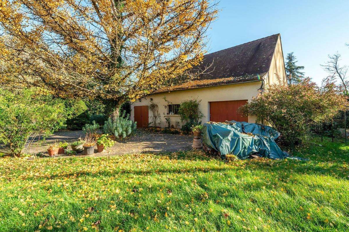 Maison à MAUZAC-ET-GRAND-CASTANG