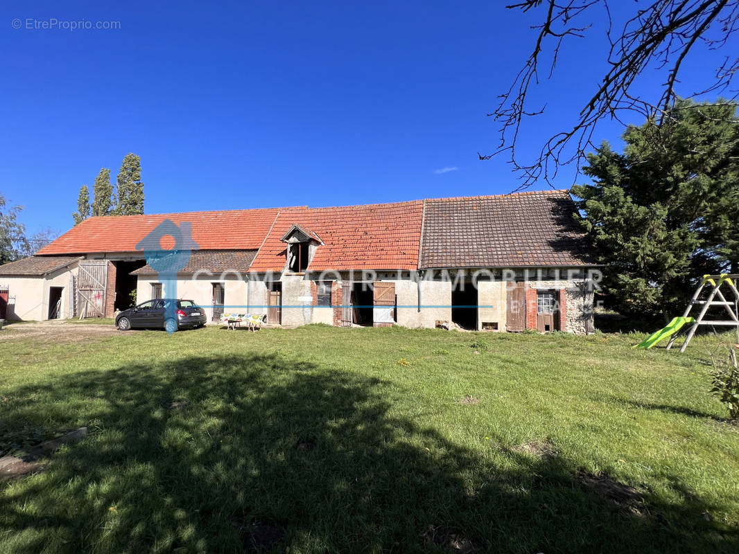 Maison à HOUDAN