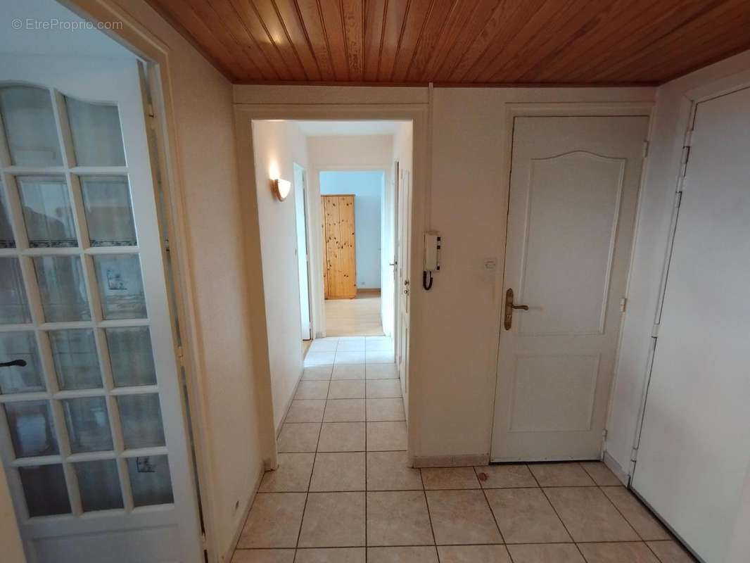   - Appartement à GRENOBLE