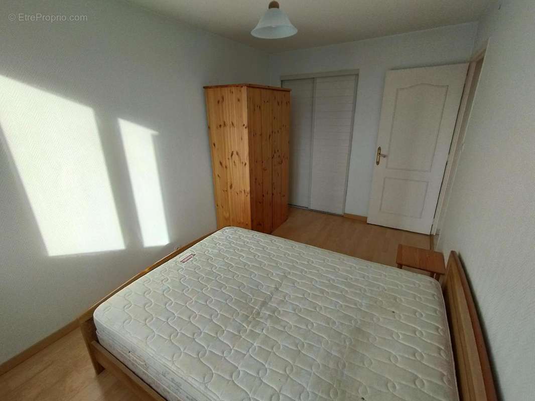   - Appartement à GRENOBLE