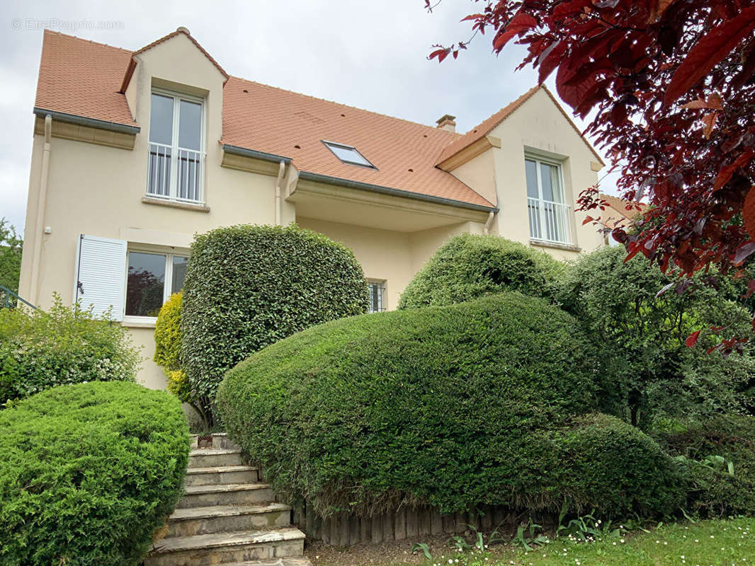 Maison à MAREIL-MARLY