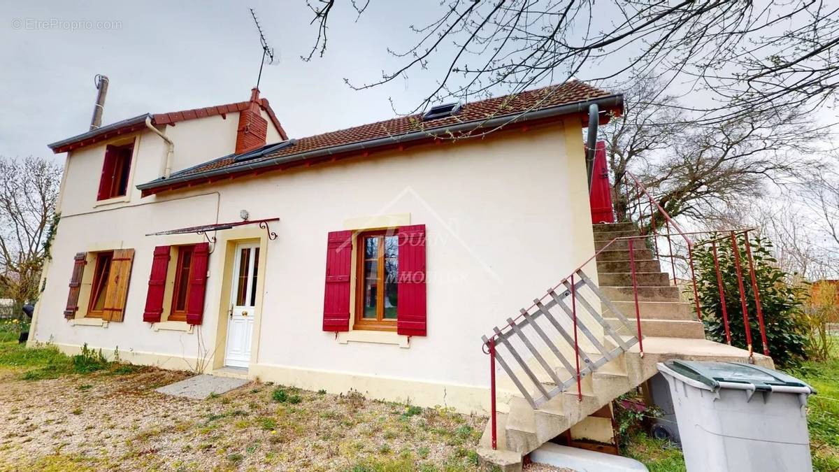 Maison à SALIGNY-SUR-ROUDON