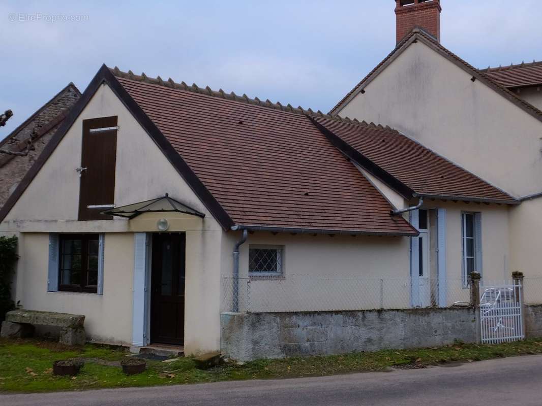 Maison à MEAULNE