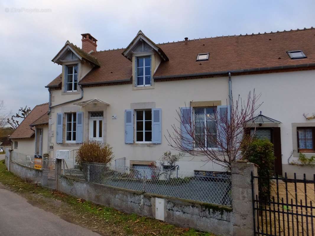 Maison à MEAULNE