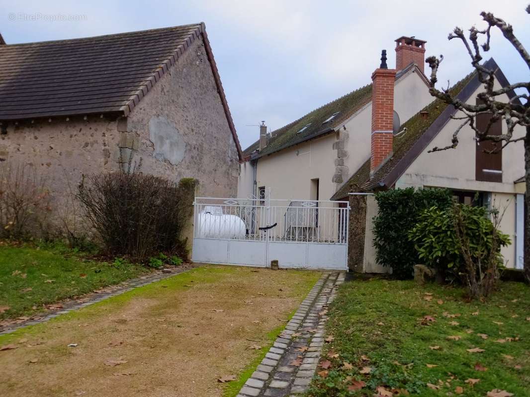 Maison à MEAULNE