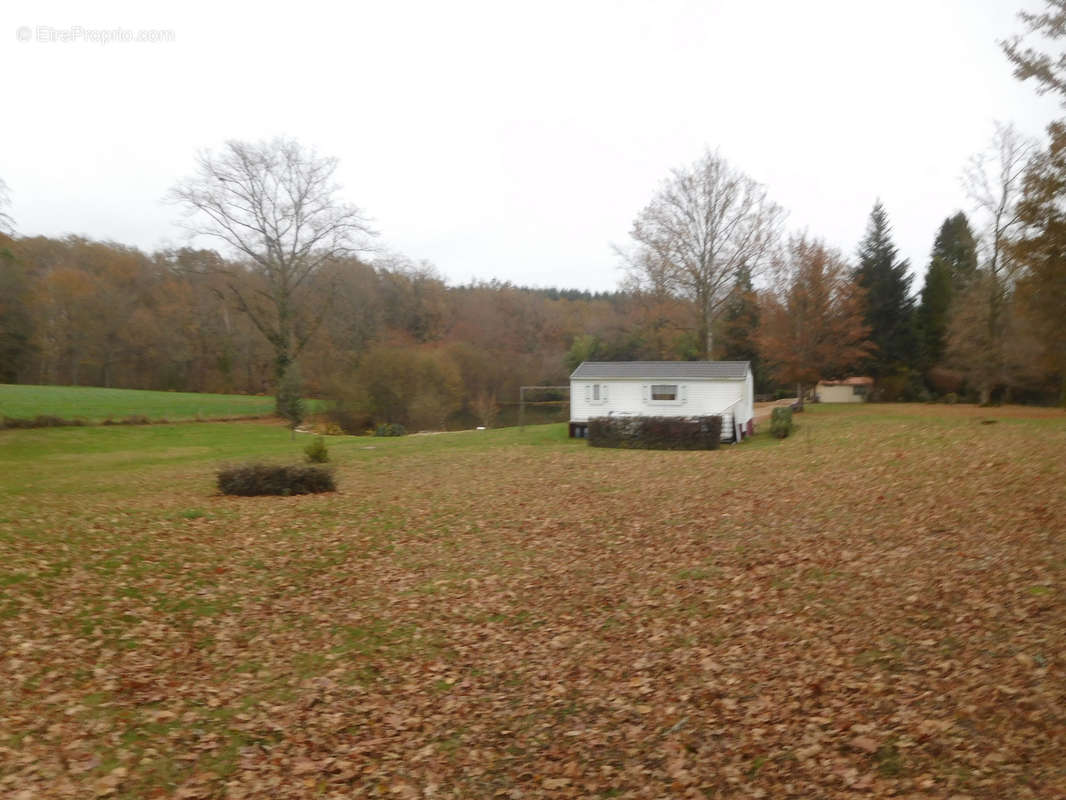 Maison à COUSSAC-BONNEVAL