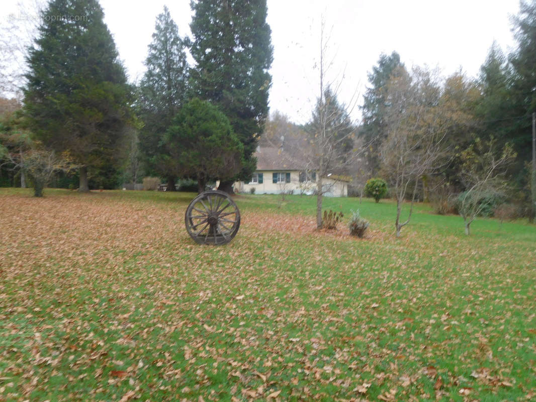 Maison à COUSSAC-BONNEVAL