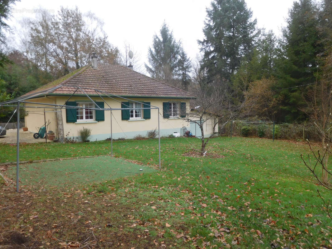 Maison à COUSSAC-BONNEVAL