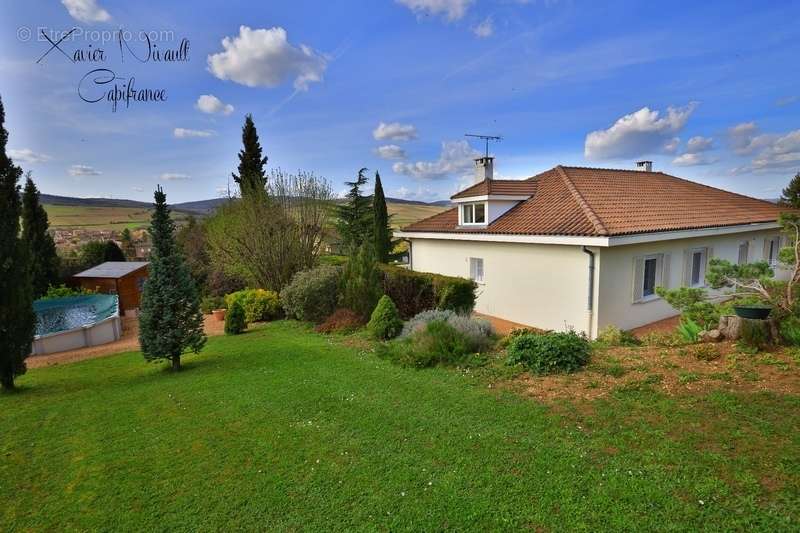 Maison à LA ROCHE-VINEUSE