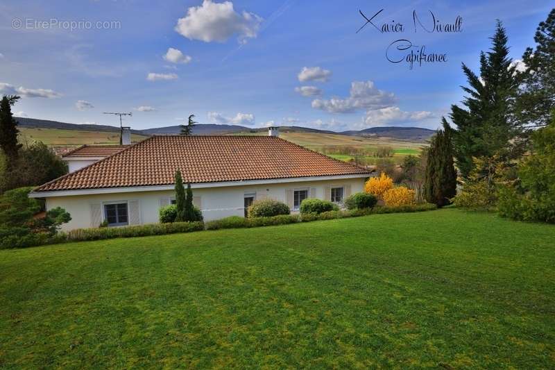 Maison à LA ROCHE-VINEUSE