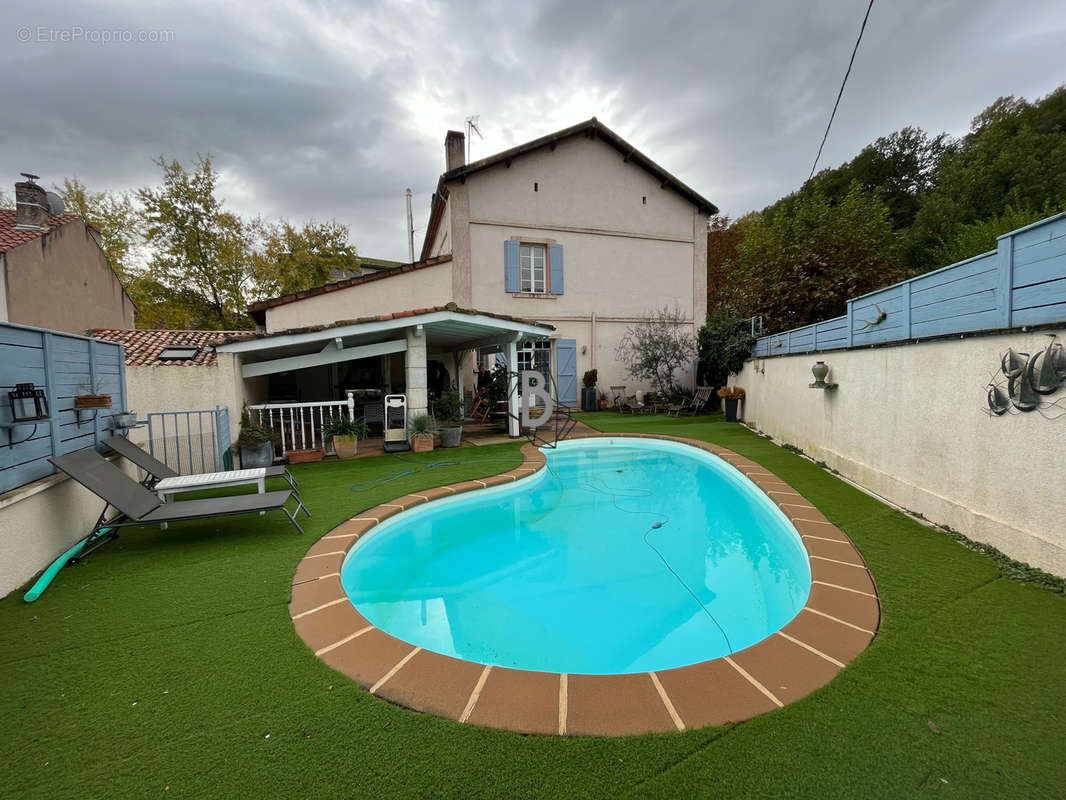 Maison à SAINT-JUERY