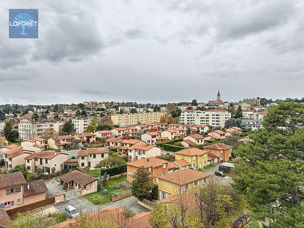 Appartement à SAINT-GENIS-LAVAL