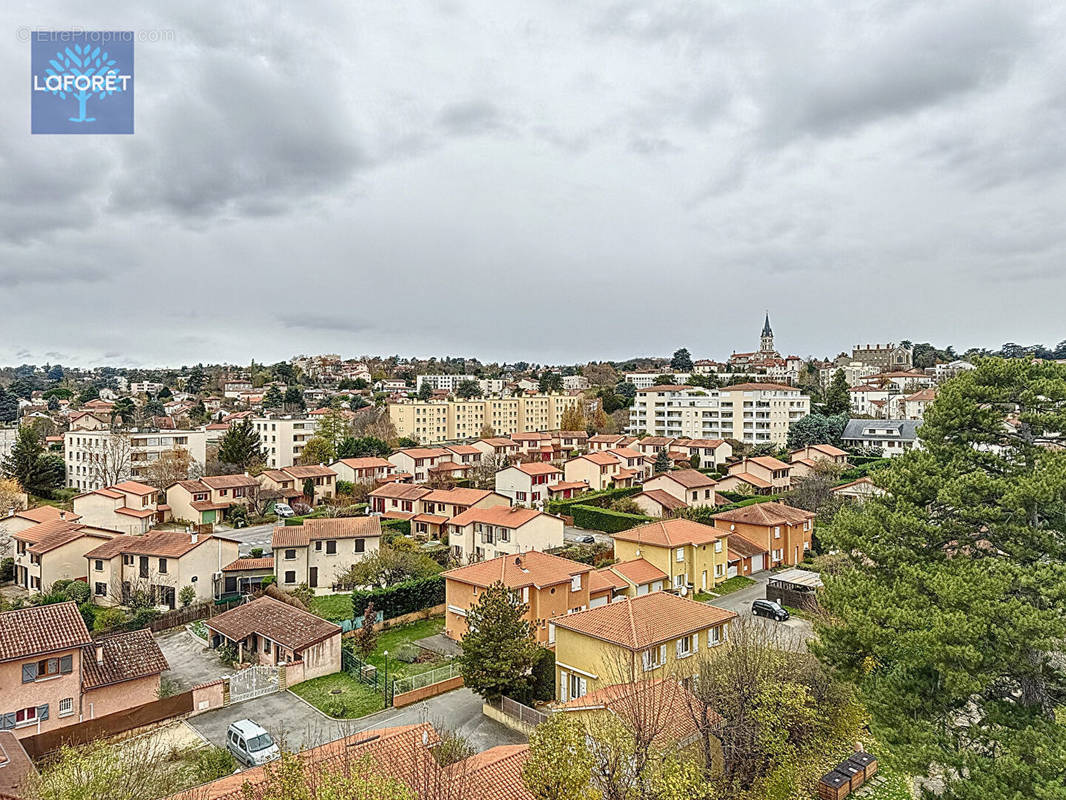 Appartement à SAINT-GENIS-LAVAL